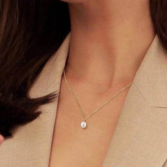 Pearl Pendant Gold Plated Necklace - Picture 2 of 2